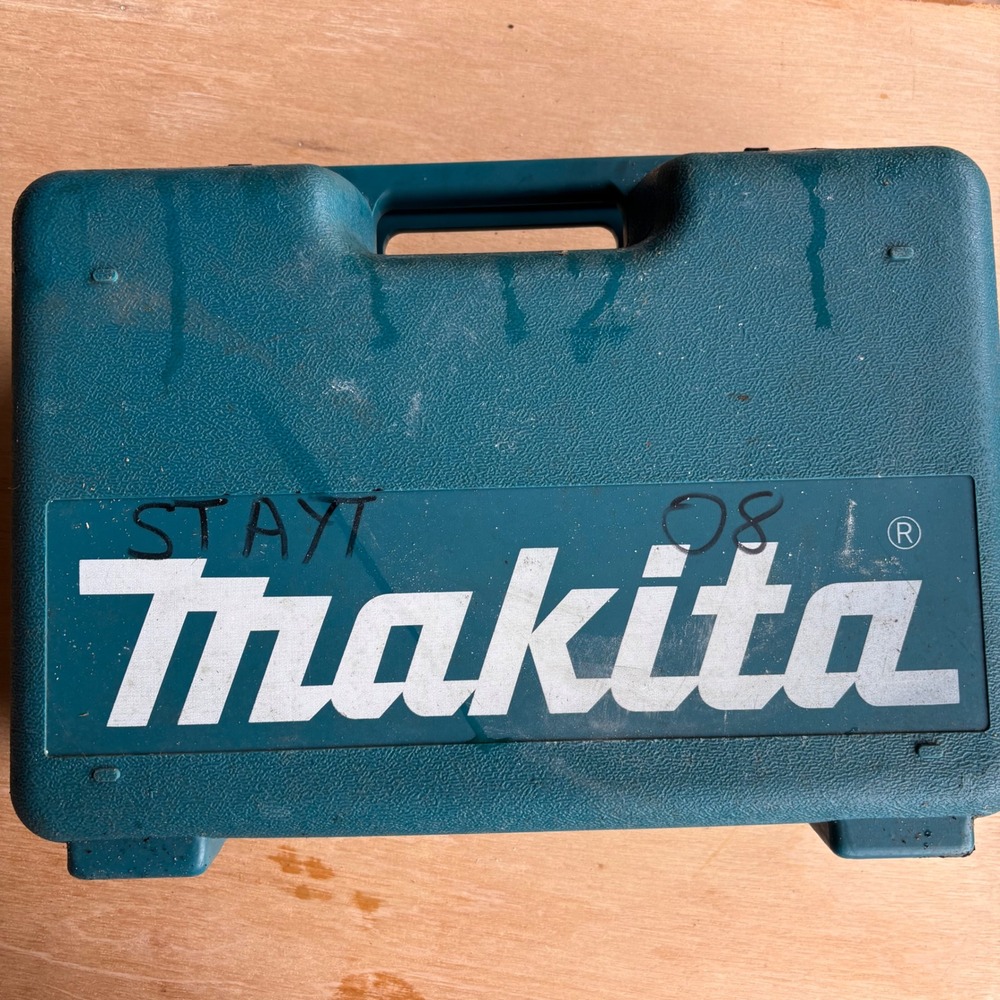 Makita Corded Angle Grinder 9553NB 9554NB 9555NB with Case and Grinding Wheels